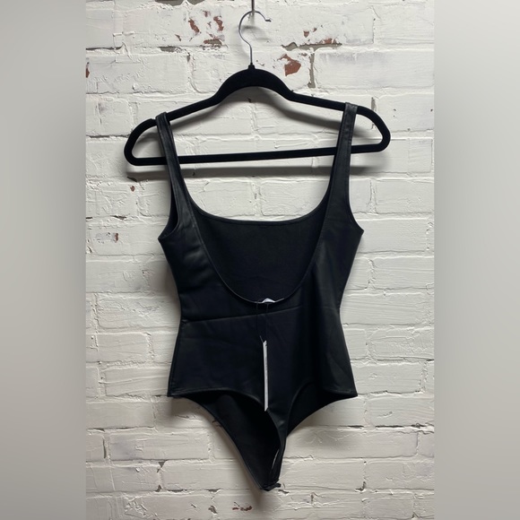NWT SUSANA MONACO FAUX LEATHER THONG BODYSUIT IN BLACK - Picture 2 of 6